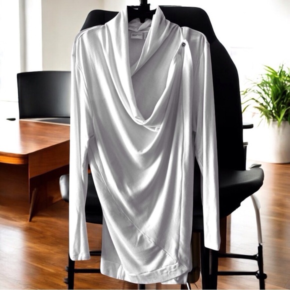 Chico’s Zenergy 2-in-1 Cardigan Jacket | White | Size 2 (L/12) | NWOT - Picture 3 of 12